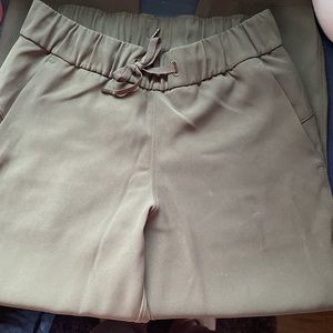 Lululemon crop pants
